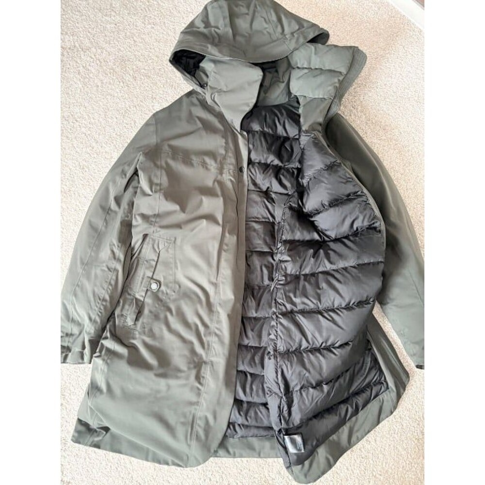 Nau Women's Parka Jacket with detachable hood. - Picture 4 of 4